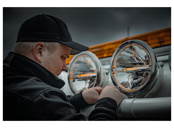 AMBASSADOR 9" FJERNLYS LED Strands Lighting Division 