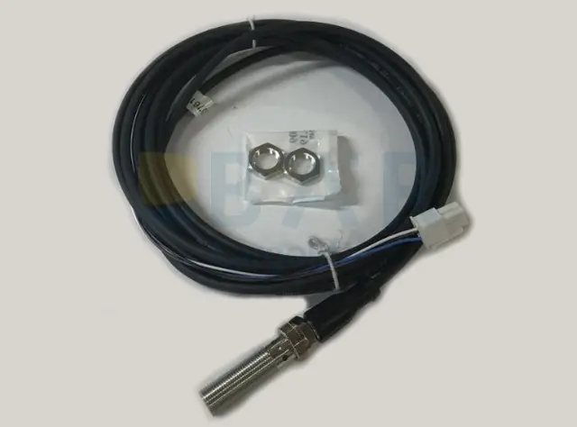 proximity switch PNP NC Bär Cargolift 