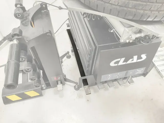 REMOTE PEDAL FOR TUBLESS INFLATION Clas 