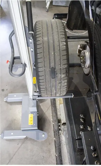 ELECTRIC & RECHARGEABLE WHEEL LIFTER MAX Clas 
