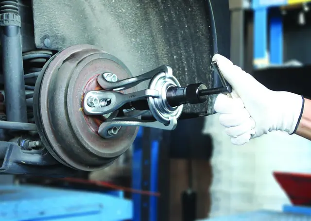 10T HYDRAULIC DRIVE SHAFT PULLER SET Clas 
