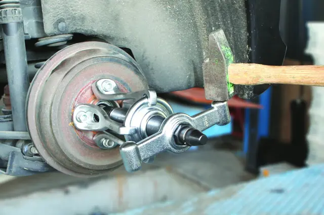 10T HYDRAULIC DRIVE SHAFT PULLER SET Clas 