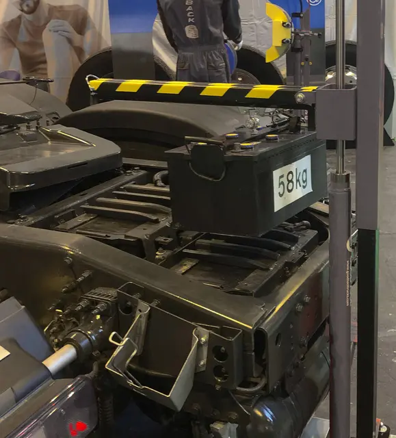 HGV BATTERY/CATALYTIC CRANE Clas 