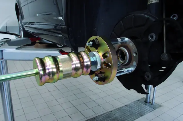 MULTI-BRAND HUB PULLER (CARS & LCV) Clas 