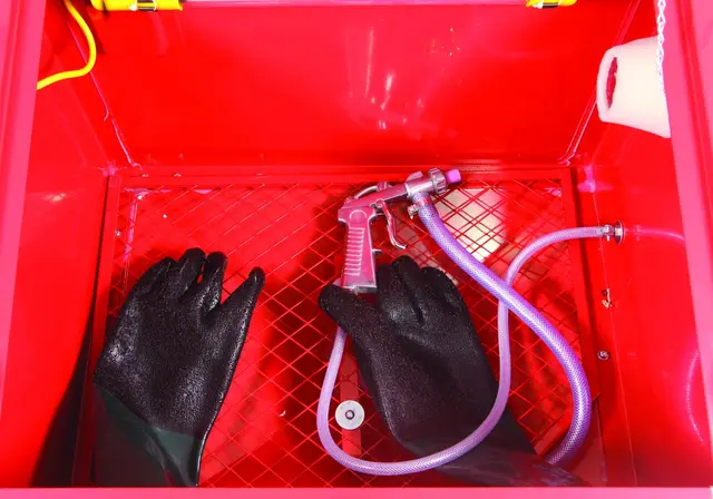 MICROGRAIN PNEUMATIC SANDBLASTING BOOTH Clas 