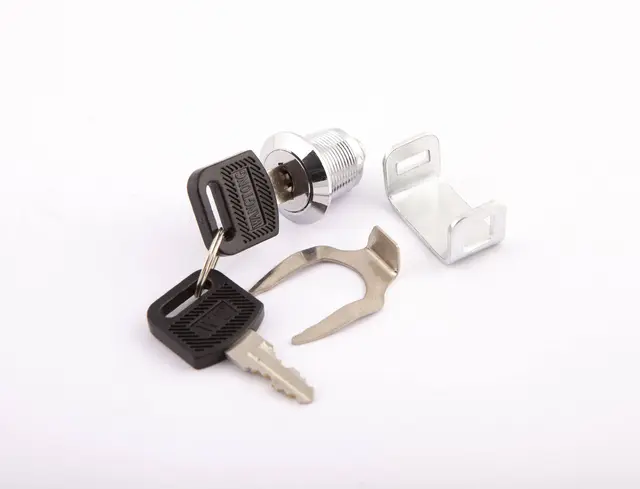 LOCK AND KEYS Clas 