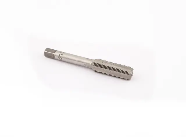 TAP M10x1 Clas 