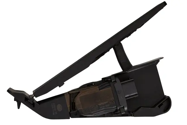 ACCELERATOR PEDAL SENSOR             6PV Hella 