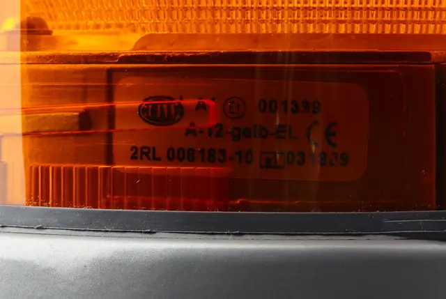 WARNING LAMP X12V FL YELLOW          2RL Hella 