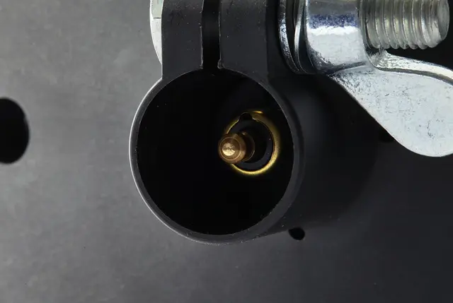 BEACON LAMP MD12/24V AMBER FIXED MT  2XD Hella 