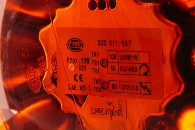 BEACON LAMP MD12/24V AMBER FIXED MT  2XD Hella 