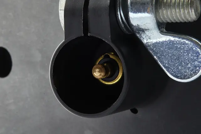BEACON LAMP MD12/24 AMBER PIPEMOUNT  2XD Hella 
