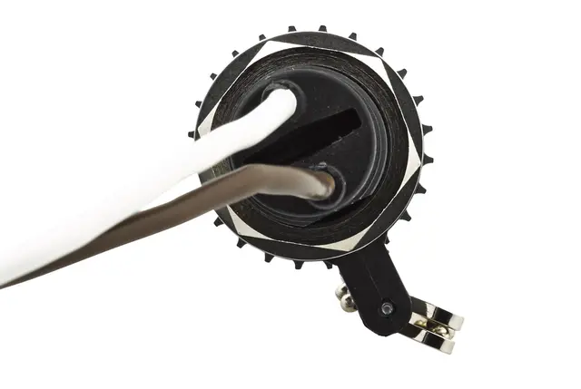 Kontakt liten (ISO 4165) m/skru lokk IP6 Hella 