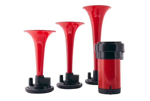 TRIPLE TRUMPET HORN 780/820/880Hz 1  3PD Hella 