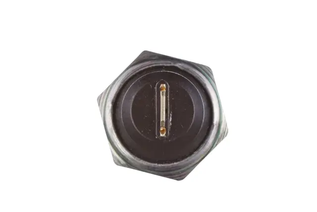 OIL PRESSURE SWITCH 0,6 BAR          6ZF Hella 