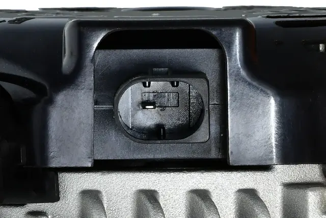 ALTERNATOR                           8EL Hella 
