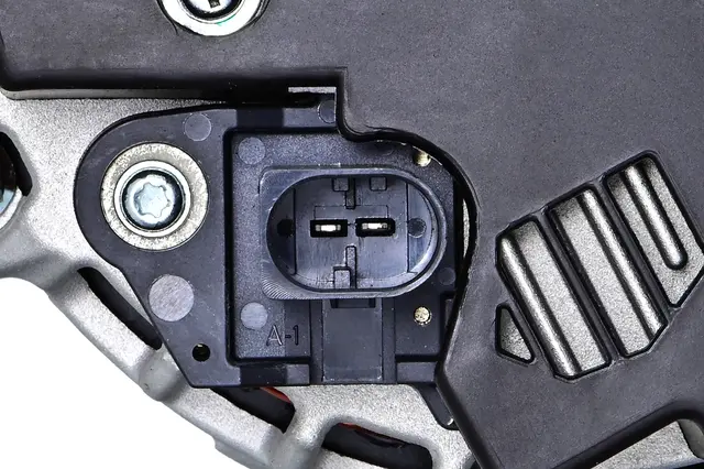 ALTERNATOR                           8EL Hella 