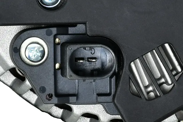ALTERNATOR                           8EL Hella 