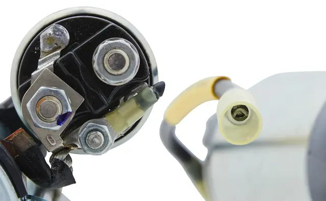 STARTER 12 V                         8EA Hella 