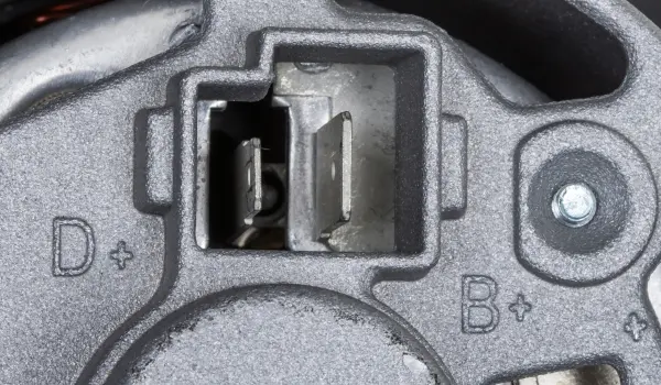 ALTERNATOR                           8EL Hella 