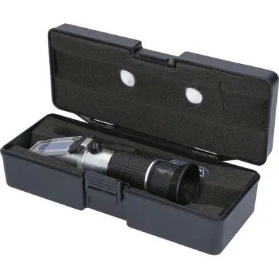 Refractometer-optical tester. 