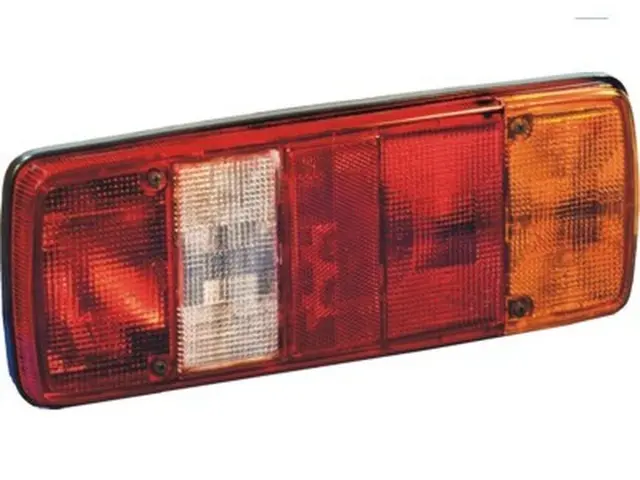 Rear Combination Lamp UNIVERSAL with ref right 