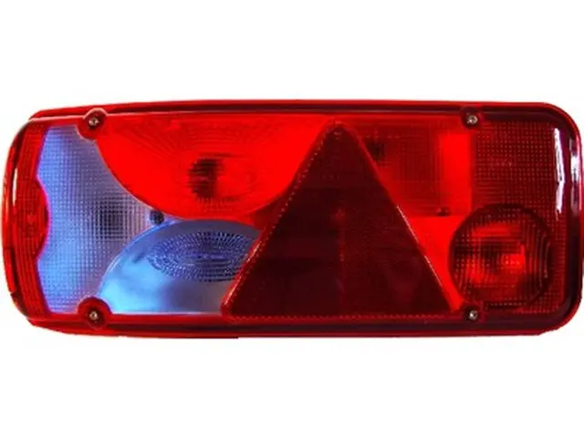 Lens with Triangle Reflex Relfector left 