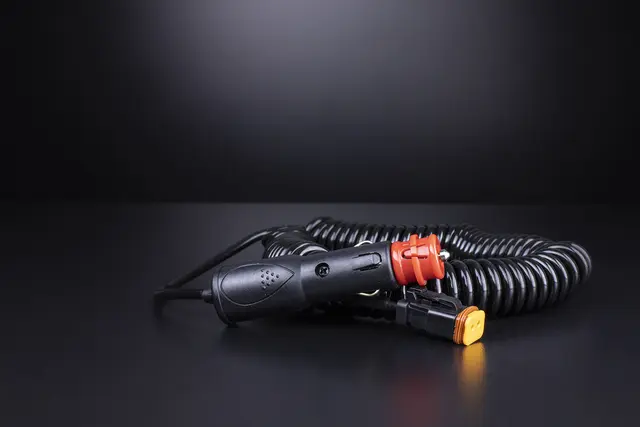 Strands Kabel med DT-kontakt + ciggplugg Strands 