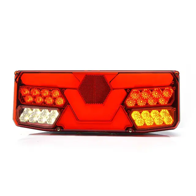 BAKLYS 5 FUNKSJONER LED BIL HØYRE Strands Lighting Division 