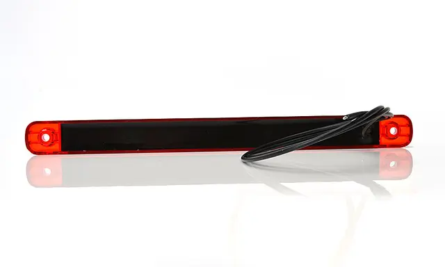 POSISJONSLYKT RØD SLIM 9 LED Strands Lighting Division 