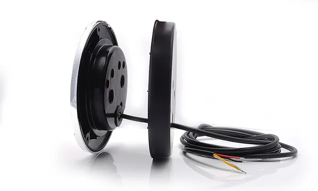 BAKLYSLAMPE LED 3 FUNKSJONER Strands Lighting Division 