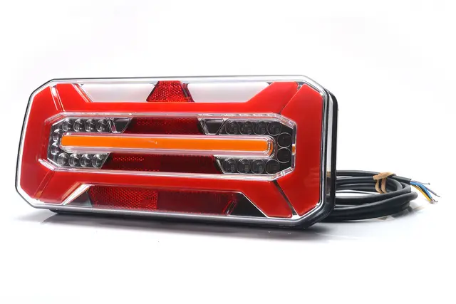 BAKLYSLYS 5 FUNKSJONER LED - VENSTRE Strands Lighting Division 