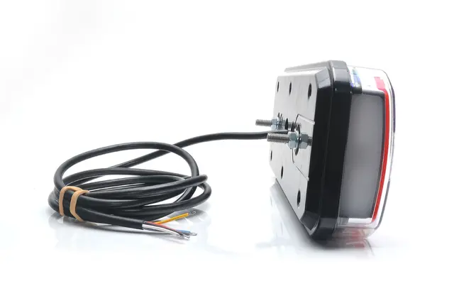 BAKLYSLYS 5 FUNKSJONER LED - VENSTRE Strands Lighting Division 
