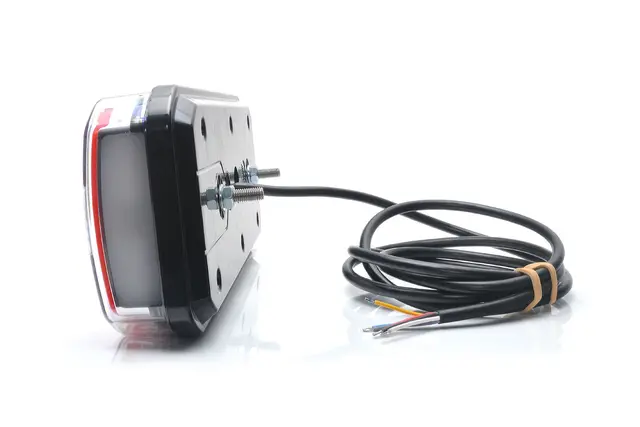 BAKLYSLYS 5 FUNKSJONER LED - UNIVERSAL Strands Lighting Division 
