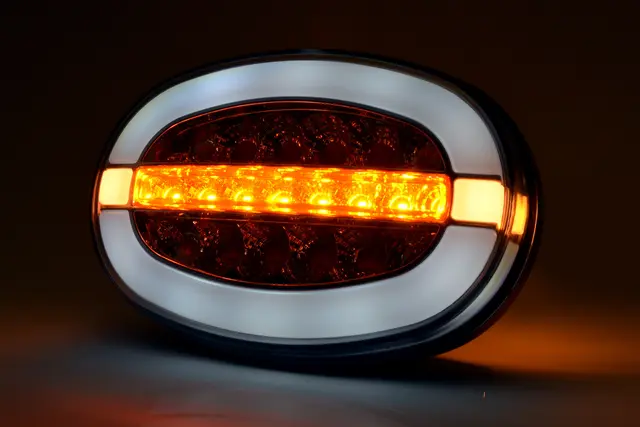 FRONTLAMPE 3 FUNKSJONER UNIVERSAL LED Strands Lighting Division 