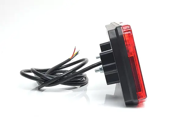 BAKLYSLAMPE 5 FUNKSJONER LED VENSTRE Strands Lighting Division 