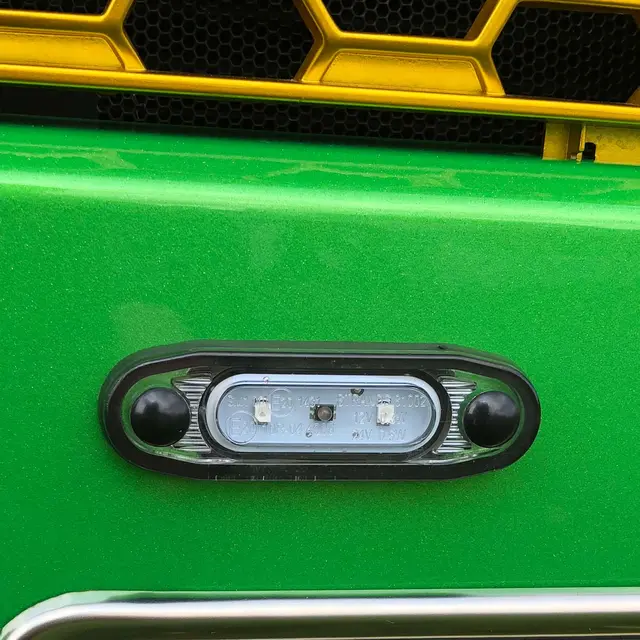 POSISJONSLYKT SLD HVIT LED, HVIT GLASS. Strands Lighting Division 