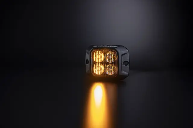 VARSELLYS DUO HVIT/GUL  4 LED Strands Lighting Division 
